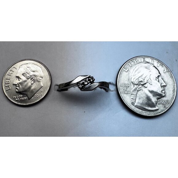 Estate 10K White Gold Ring w/ Diamond Chips – Vintage Size 6.5 Fine Jewelry - Picture 7 of 10